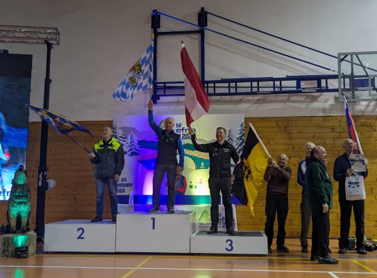 Preisverleihung an den Kärntner Gerhard Huber, der in der Klasse H71 gleich doppelt Edelmetall eroberte.